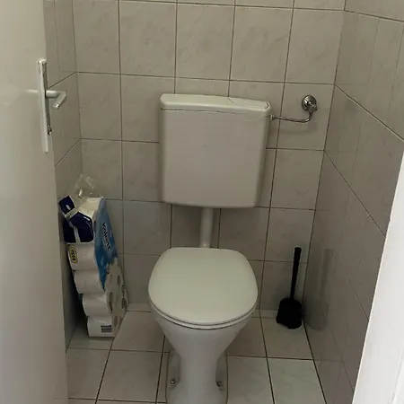 Zentrale Wohlfuehloase Mit Naehe Zur Apartament